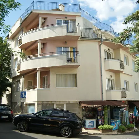 Alatoni Apartahotel 3*