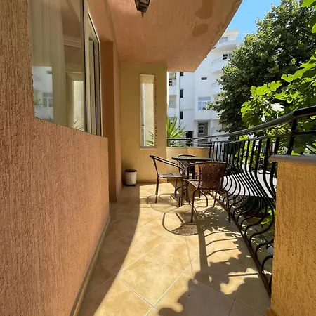 Alatoni Apartahotel