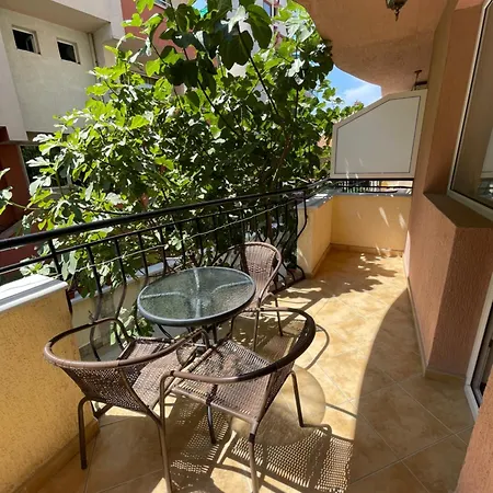 Alatoni アパートホテル 3*